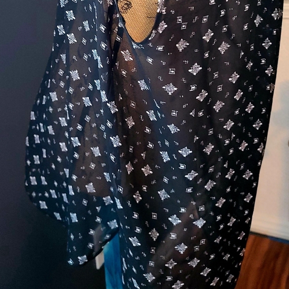 a.n.a Sleeveless Sheer shirt size XL - Picture 8 of 11